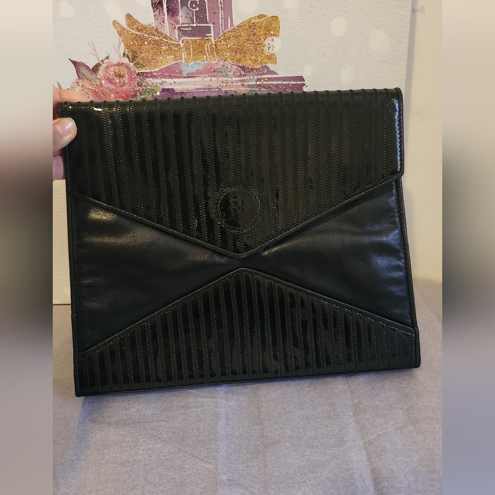 LIKE NEW!!!! FENDI CLUTCH - Picture 5 of 14